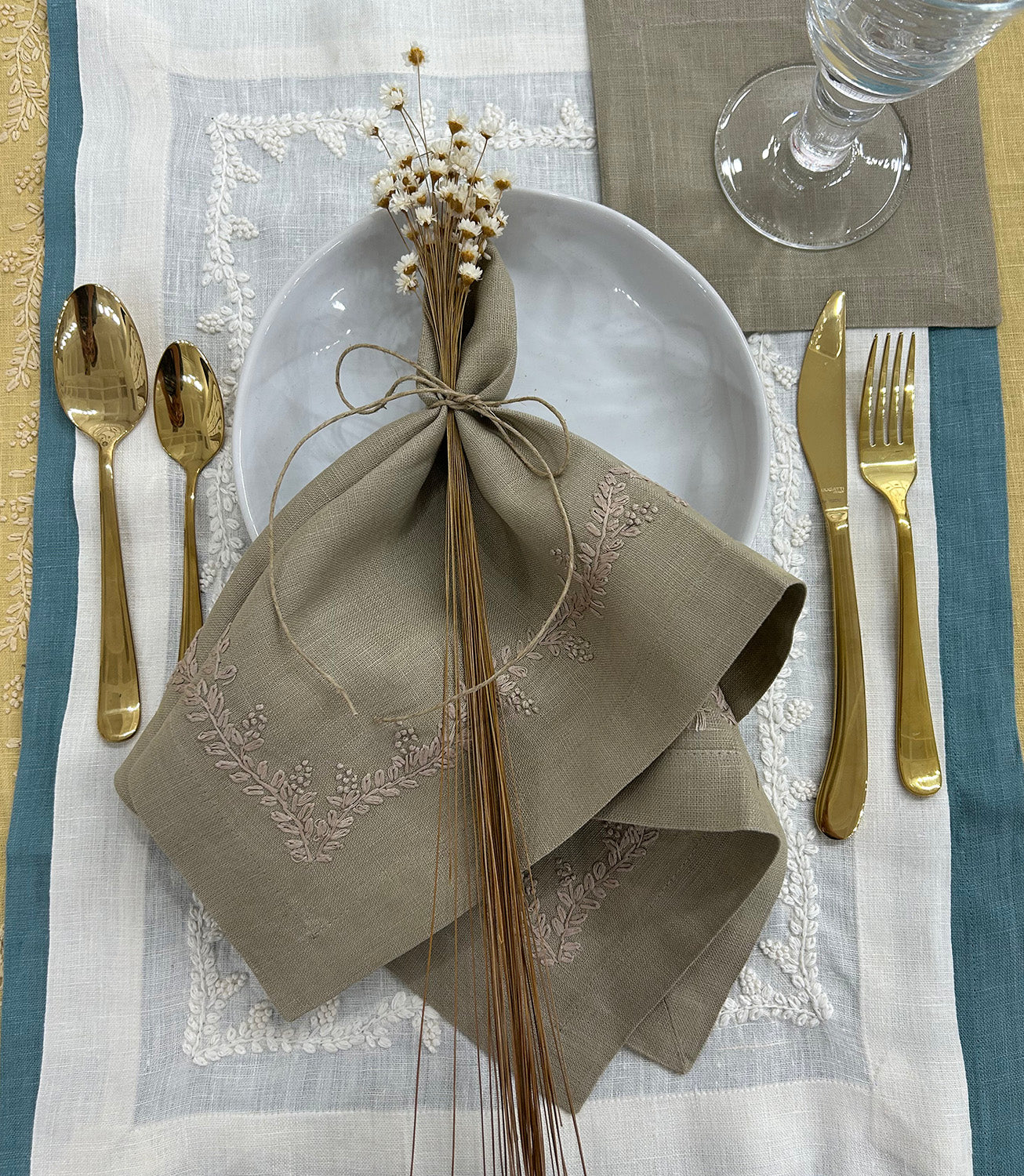 Prism Vine Embroidered Table Linens – Henry Handwork