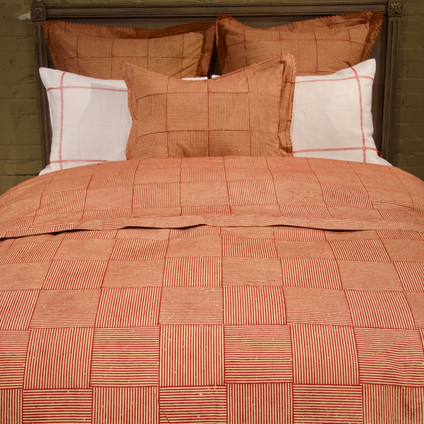 Wabi-Sabi Garnet Bedding