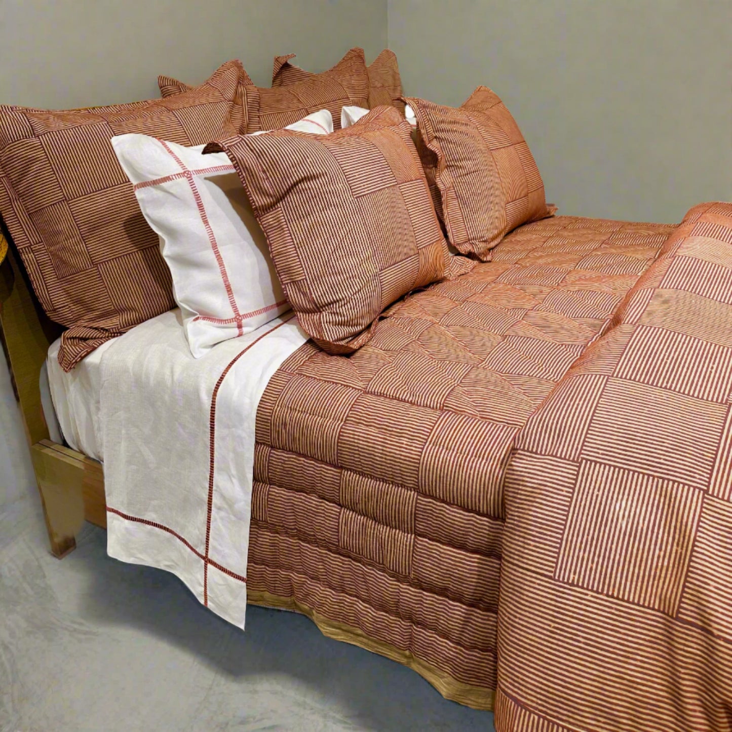 Wabi-Sabi Garnet Bedding